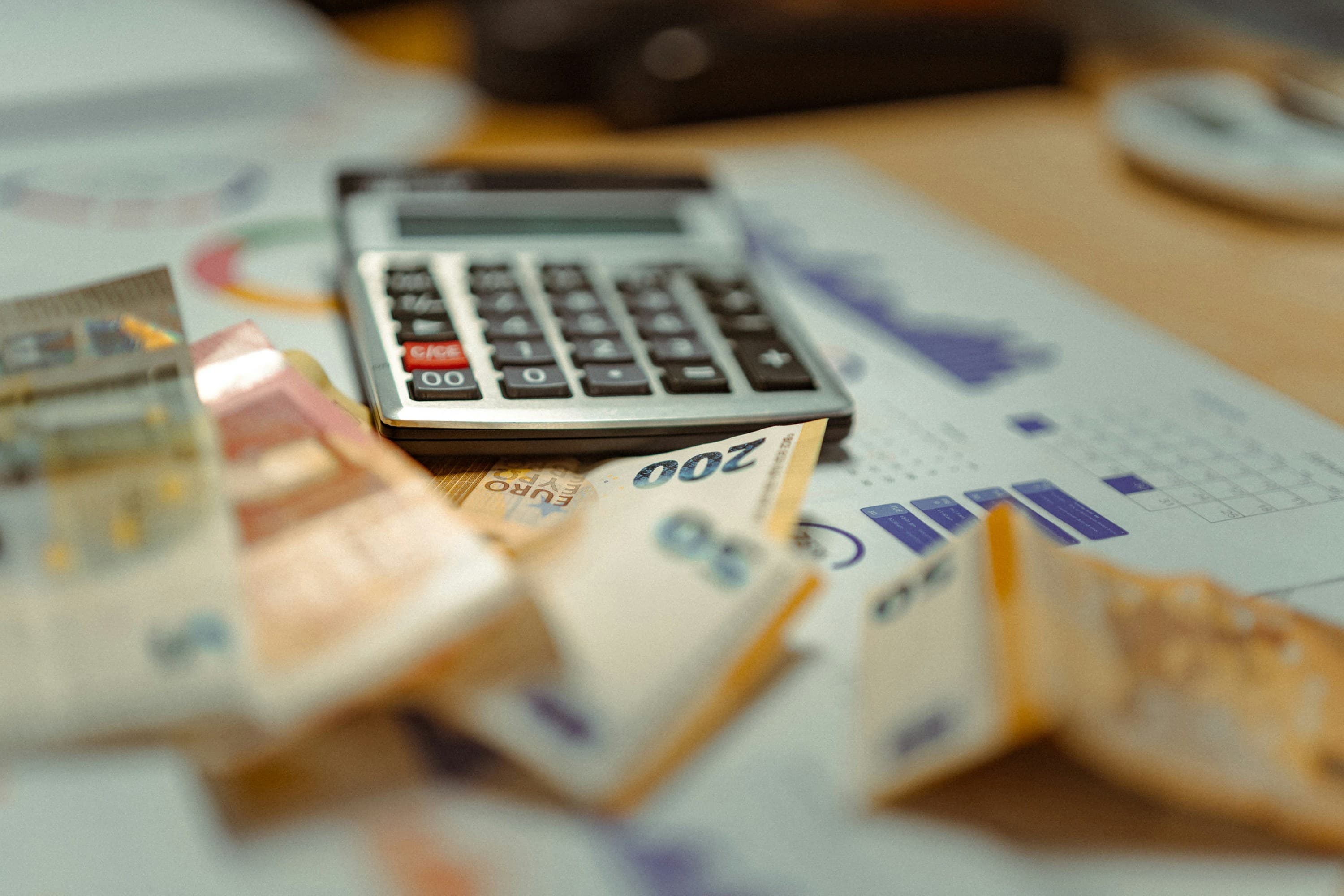 Računovodstvo i knjigovodstvo — kalkulator i financijski dokumenti